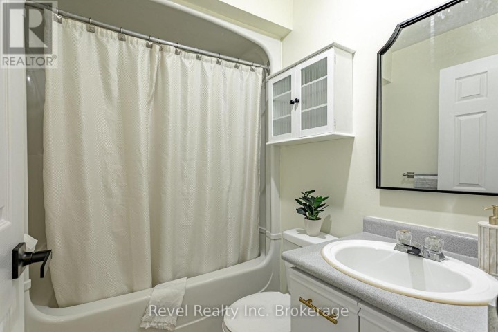Photo 12 at 47 - 56 Hiawatha Road, Woodstock - North, Woodstock