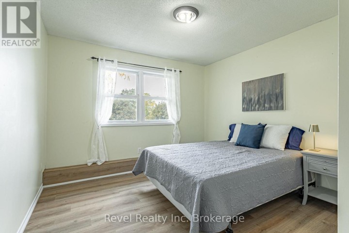 Photo 14 at 47 - 56 Hiawatha Road, Woodstock - North, Woodstock