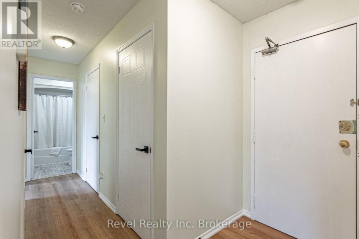 Photo 4 at 47 - 56 Hiawatha Road, Woodstock - North, Woodstock
