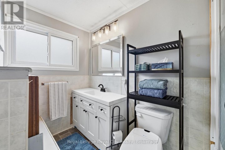 Photo 22 at 22 Hill Avenue, Brantford