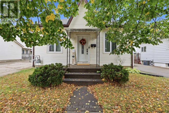 Photo 4 at 22 Hill Avenue, Brantford