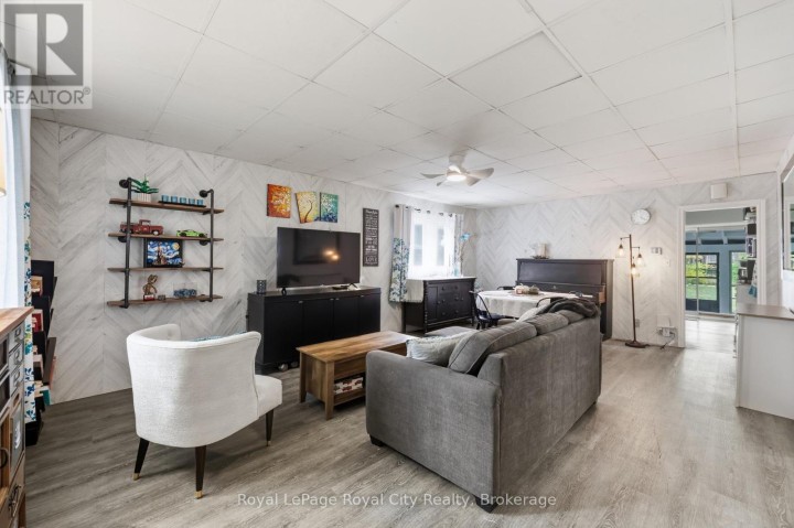 Photo 7 at 22 Hill Avenue, Brantford