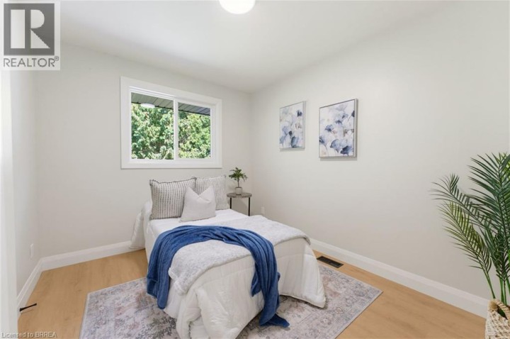 Photo 10 at 115 Evelyn Street, Fairview / Greenbrier, Brantford