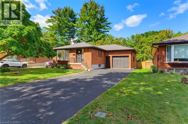Photo 2 at 115 Evelyn Street, Fairview / Greenbrier, Brantford