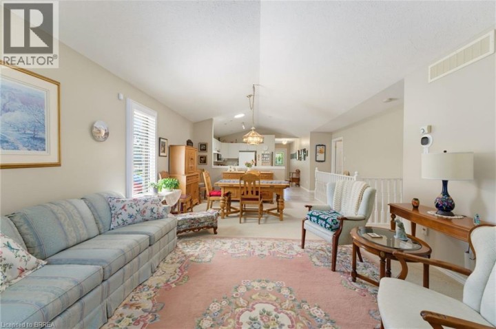 Photo 8 at 9 - 73 W Morton Avenue, North Park / Wood St., Brantford