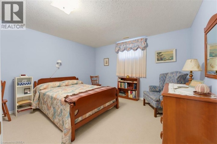 Photo 17 at 9 - 73 W Morton Avenue, North Park / Wood St., Brantford