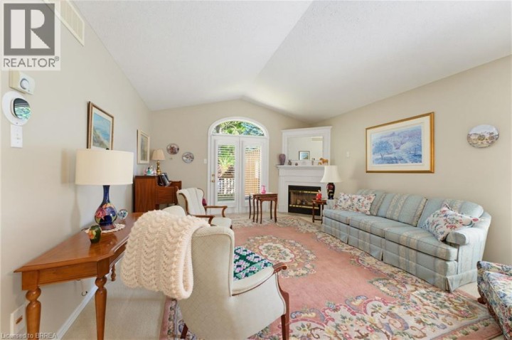 Photo 6 at 9 - 73 W Morton Avenue, North Park / Wood St., Brantford