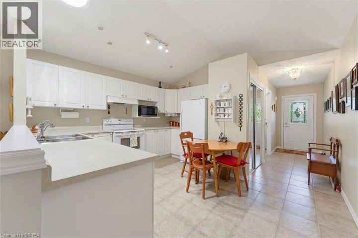 Photo 10 at 9 - 73 W Morton Avenue, North Park / Wood St., Brantford