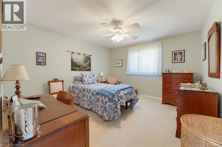 Photo 15 at 9 - 73 W Morton Avenue, North Park / Wood St., Brantford