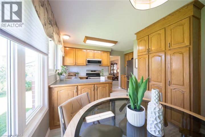Photo 14 at 54 Dante Crescent, Brantwood Park, Brantford