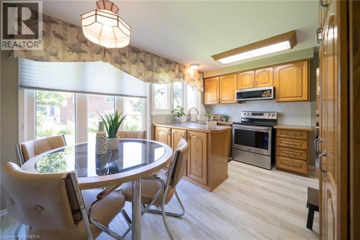 Photo 15 at 54 Dante Crescent, Brantwood Park, Brantford