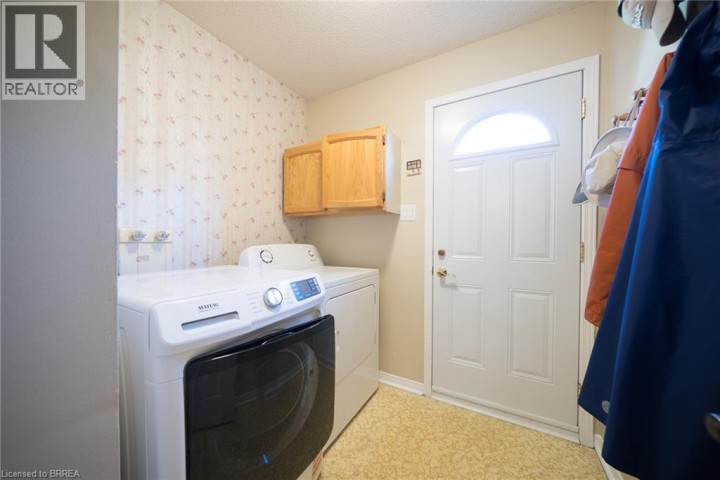 Photo 18 at 54 Dante Crescent, Brantwood Park, Brantford