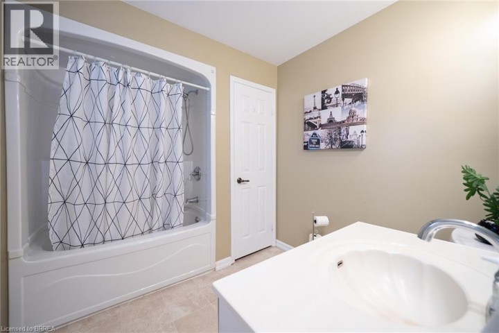 Photo 29 at 54 Dante Crescent, Brantwood Park, Brantford