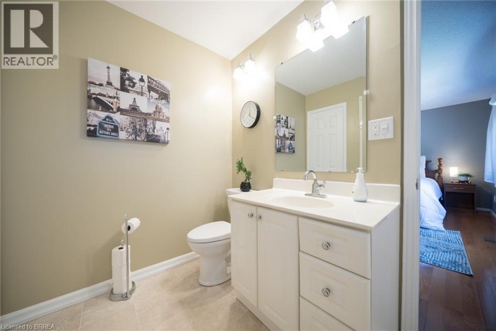 Photo 30 at 54 Dante Crescent, Brantwood Park, Brantford