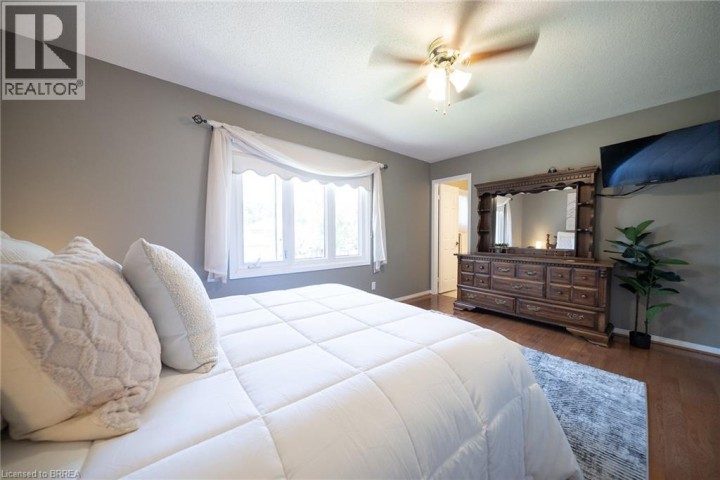 Photo 27 at 54 Dante Crescent, Brantwood Park, Brantford