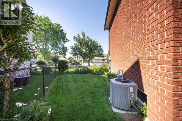 Photo 41 at 54 Dante Crescent, Brantwood Park, Brantford