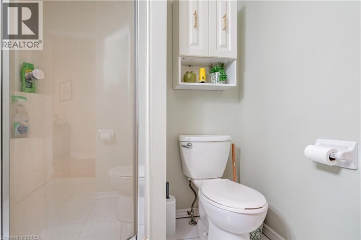 Photo 11 at 11 - 1 Buchanan Crescent, Lynden Hills, Brantford