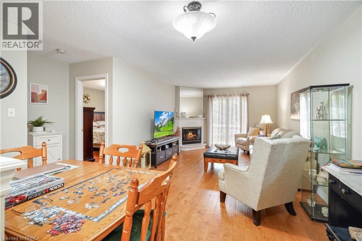 Photo 15 at 11 - 1 Buchanan Crescent, Lynden Hills, Brantford