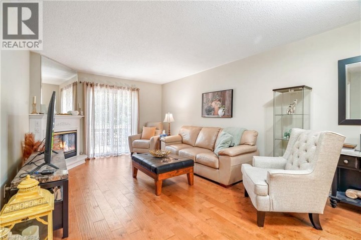 Photo 16 at 11 - 1 Buchanan Crescent, Lynden Hills, Brantford