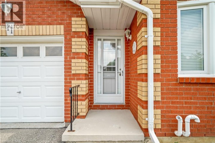 Photo 4 at 11 - 1 Buchanan Crescent, Lynden Hills, Brantford