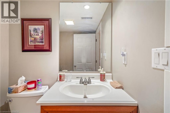 Photo 33 at 11 - 1 Buchanan Crescent, Lynden Hills, Brantford