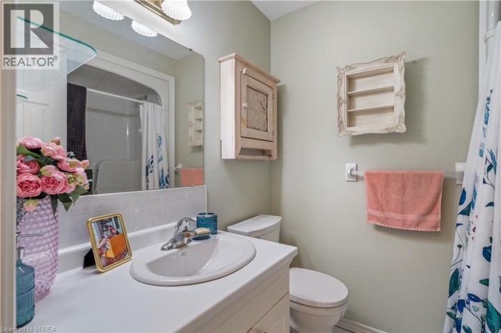 Photo 21 at 11 - 1 Buchanan Crescent, Lynden Hills, Brantford