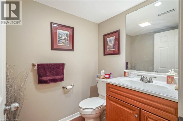 Photo 32 at 11 - 1 Buchanan Crescent, Lynden Hills, Brantford
