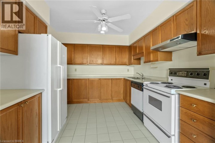 Photo 10 at 905 - 9 Bonheur Court, Lynden Hills, Brantford