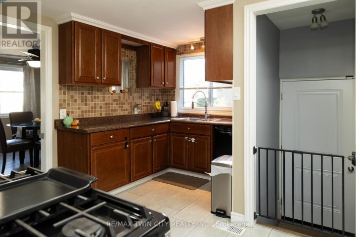 Photo 10 at 92 W Sovereign Street, Waterford, Norfolk County