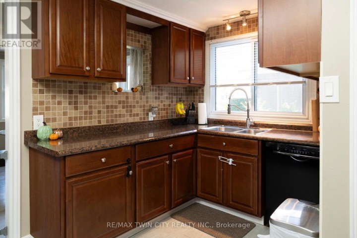 Photo 11 at 92 W Sovereign Street, Waterford, Norfolk County