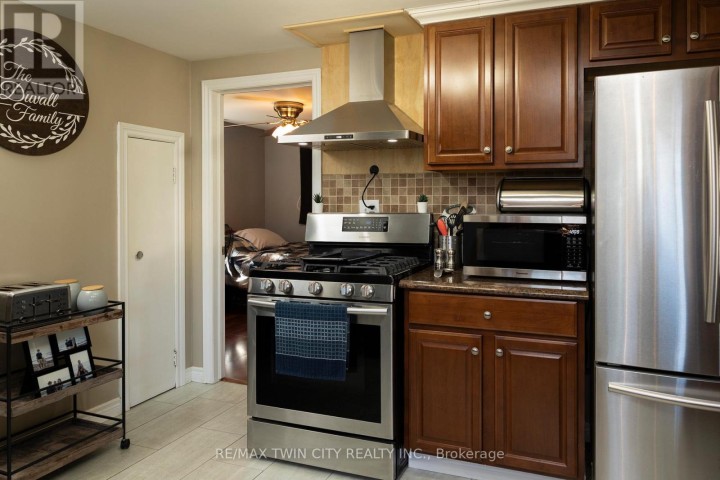 Photo 12 at 92 W Sovereign Street, Waterford, Norfolk County