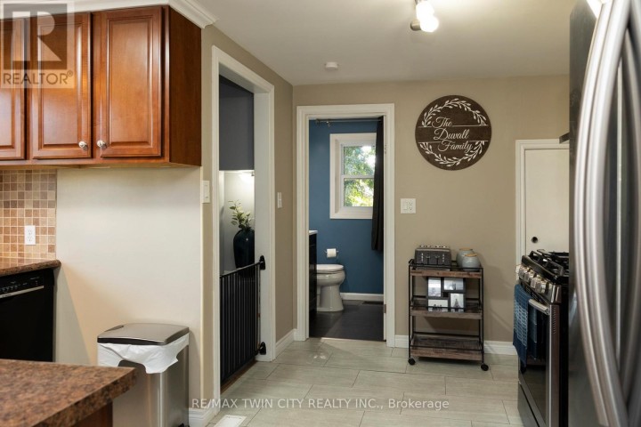 Photo 13 at 92 W Sovereign Street, Waterford, Norfolk County