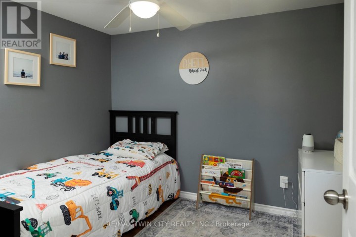 Photo 14 at 92 W Sovereign Street, Waterford, Norfolk County