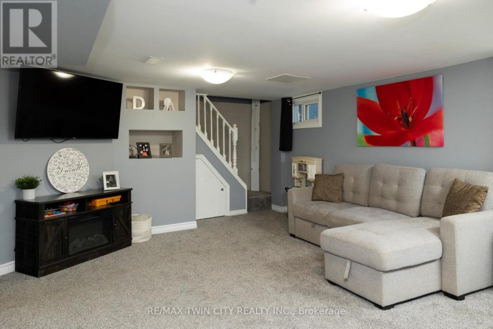 Photo 17 at 92 W Sovereign Street, Waterford, Norfolk County