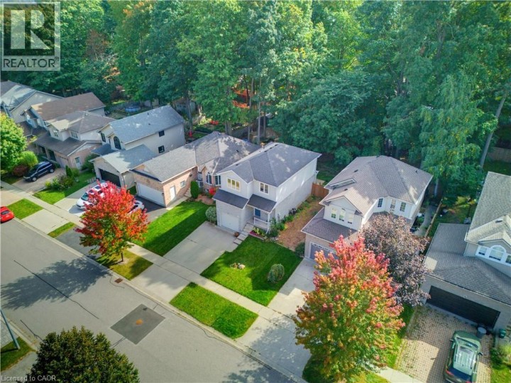 Photo 4 at 62 Potters Way, Woodstock - South, Woodstock