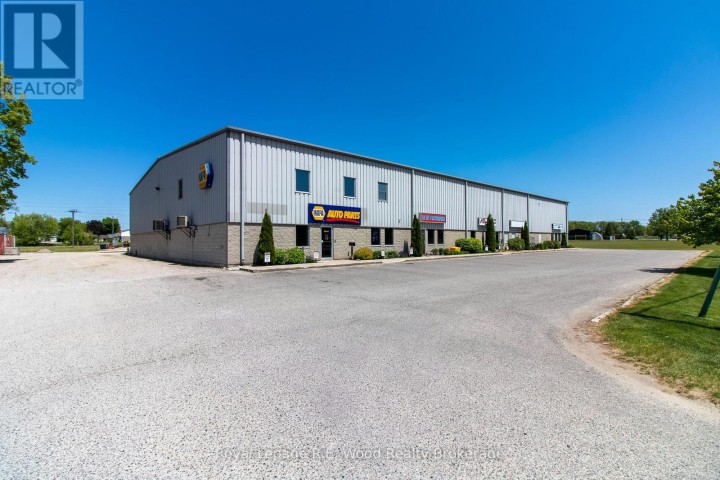 Photo 1 at 102 Spruce Street, Tillsonburg