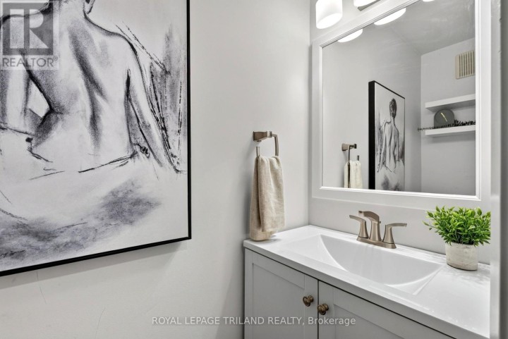 Photo 4 at 2 - 183 Ferguson Drive, Woodstock - South, Woodstock