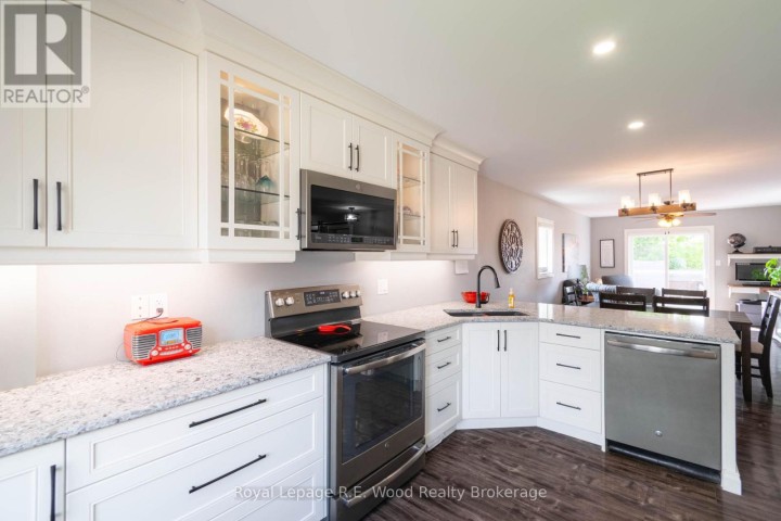 Photo 6 at 9 Pollard Street, Norwich Town, Norwich