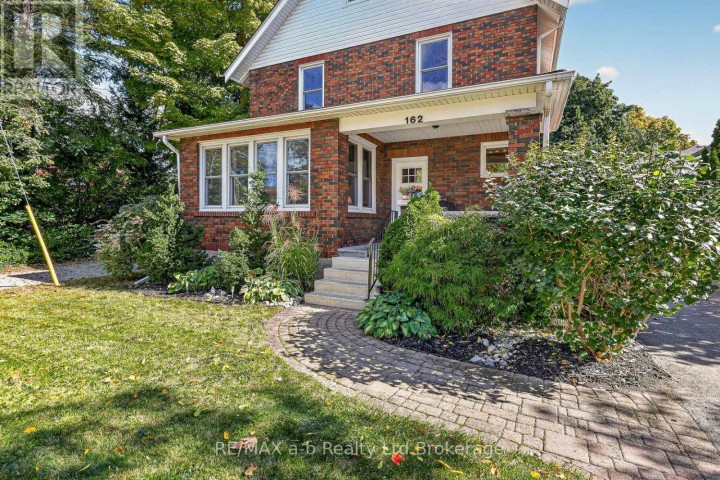 Photo 4 at 162 Graham Street, Woodstock - North, Woodstock
