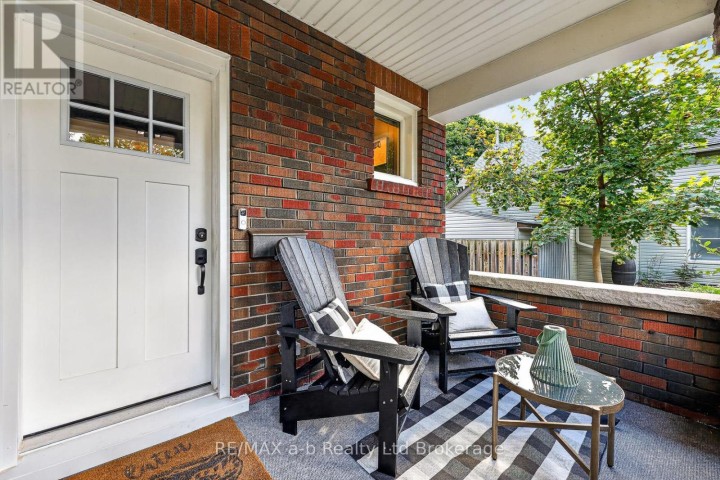 Photo 5 at 162 Graham Street, Woodstock - North, Woodstock