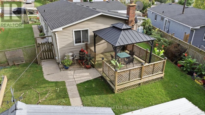 Photo 41 at 921 Lincoln Drive, Woodstock - South, Woodstock