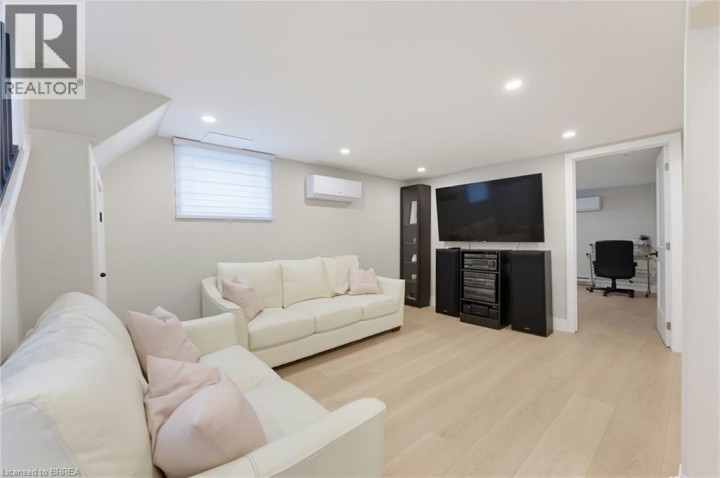 Photo 12 at 52 Burwell Street, Holmedale, Brantford