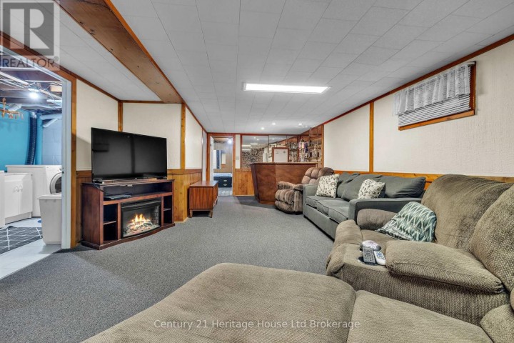 Photo 21 at 921 Lincoln Drive, Woodstock - South, Woodstock