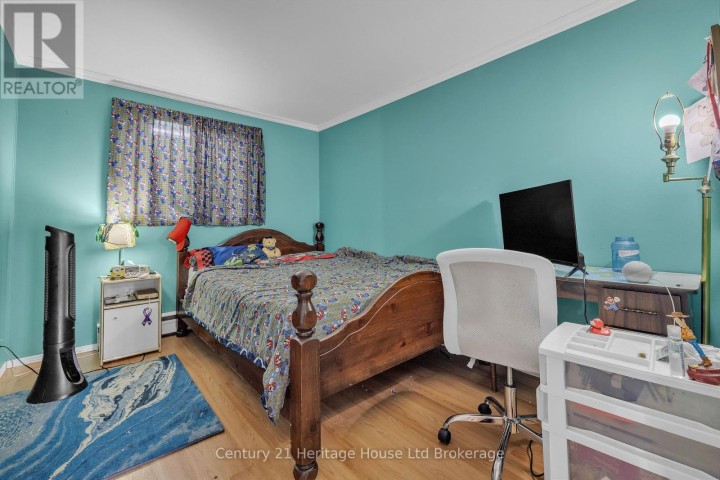 Photo 13 at 921 Lincoln Drive, Woodstock - South, Woodstock