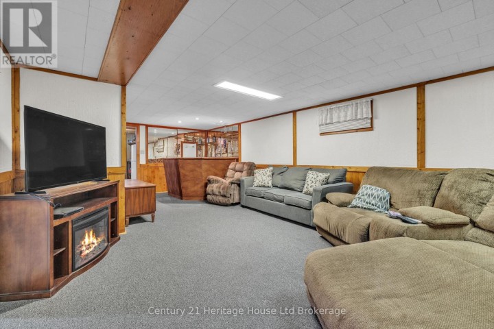 Photo 16 at 921 Lincoln Drive, Woodstock - South, Woodstock