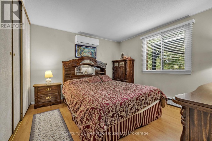 Photo 11 at 921 Lincoln Drive, Woodstock - South, Woodstock