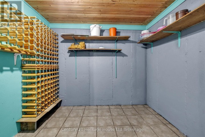 Photo 27 at 921 Lincoln Drive, Woodstock - South, Woodstock