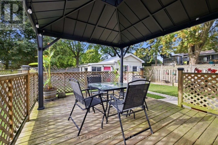 Photo 32 at 921 Lincoln Drive, Woodstock - South, Woodstock