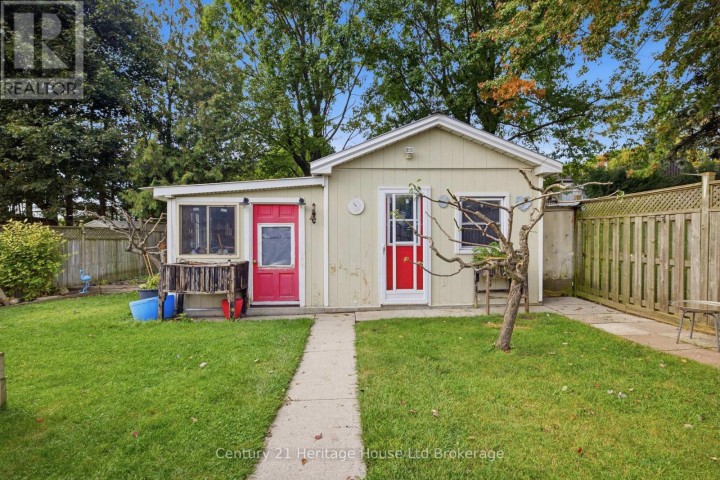 Photo 31 at 921 Lincoln Drive, Woodstock - South, Woodstock