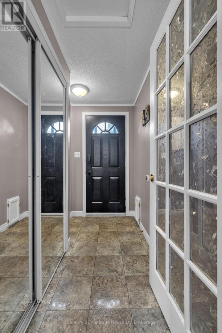 Photo 4 at 921 Lincoln Drive, Woodstock - South, Woodstock
